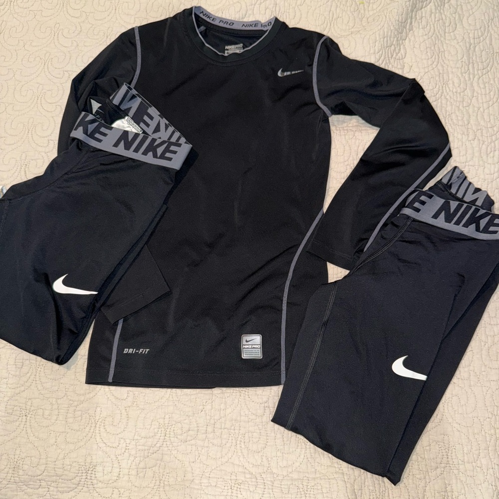 Bundle Nike Black Performance Set with‎ Logo Accents